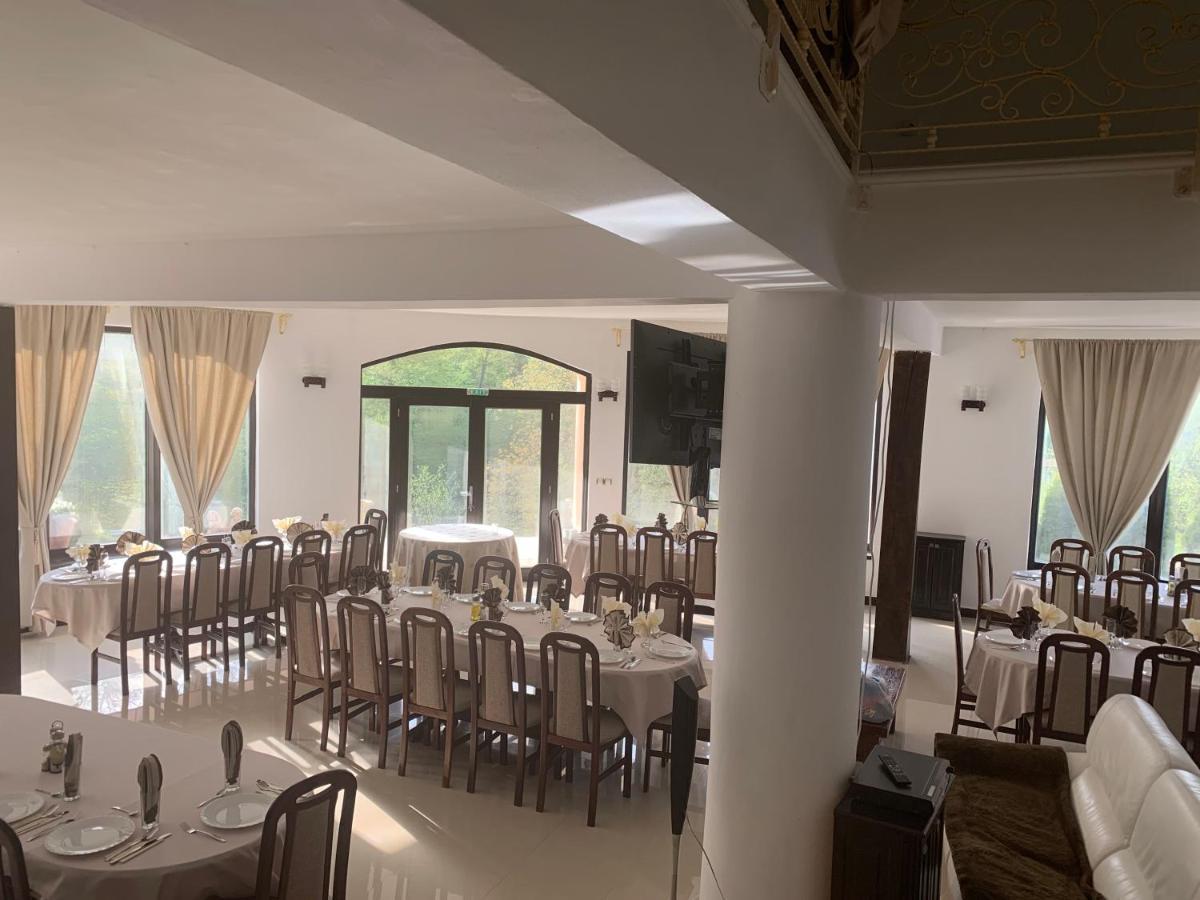 Pensiunea Medeea Hotel Pestis Екстериор снимка
