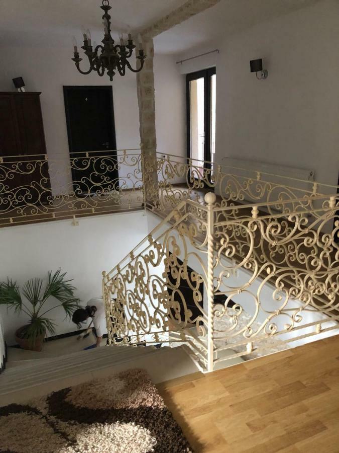 Pensiunea Medeea Hotel Pestis Екстериор снимка