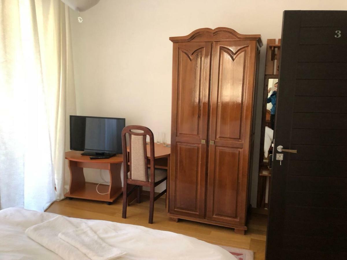 Pensiunea Medeea Hotel Pestis Екстериор снимка
